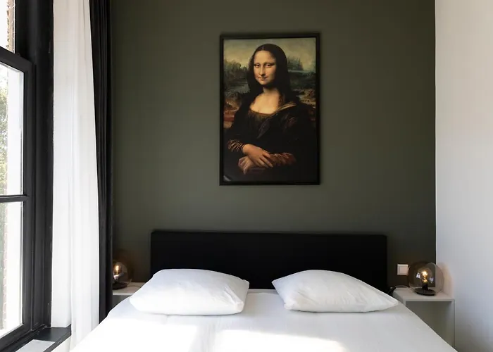 Hotel En Stadscafe De Dam L Hotel Monnickendam
