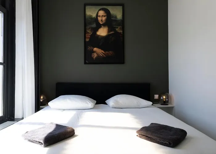 Hotel En Stadscafe De Dam L Hotel Monnickendam