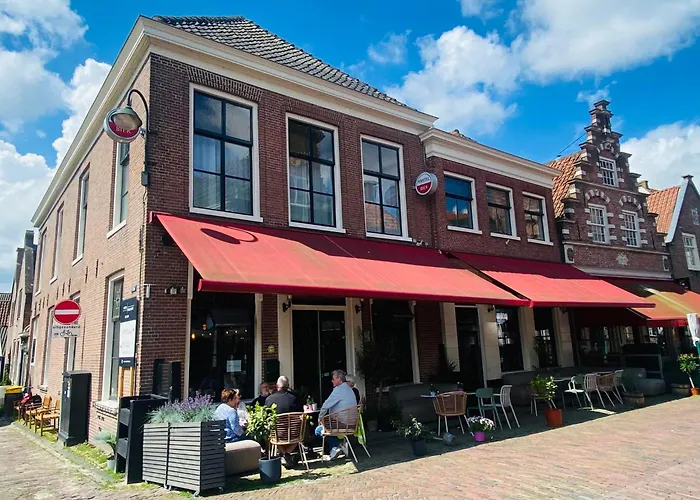 Hotel En Stadscafe De Dam L Hotel Monnickendam